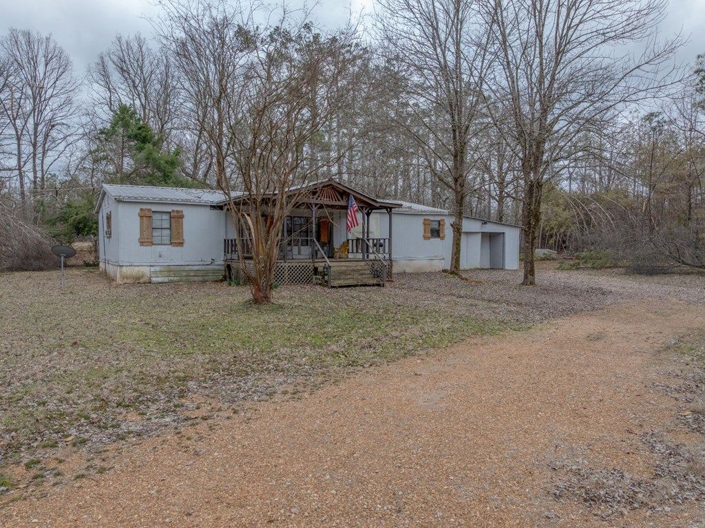 Photo of 396 S Pine Lake Dr, BATESVILLE, MS 38606 (MLS # 164659)