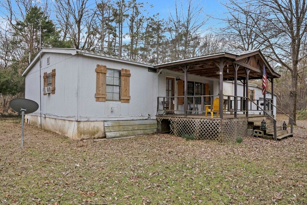 Photo of 396 S Pine Lake Dr, BATESVILLE, MS 38606 (MLS # 164659)