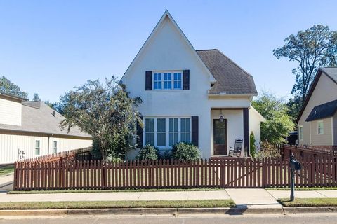 Photo of 504 Canterbury, OXFORD, MS 38655 (MLS # 161897)