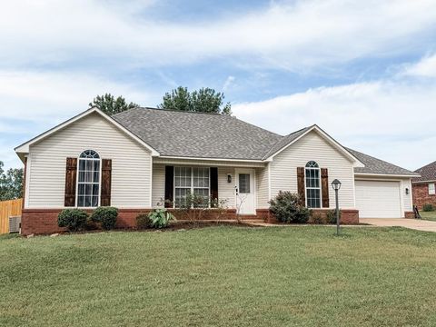 Photo of 323 Blair Cove, OXFORD, MS 38655 (MLS # 167432)