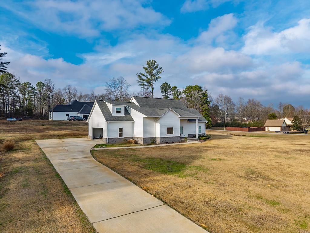 Photo of 87 County Road 97, WATER VALLEY, MS 38965 (MLS # 164382)