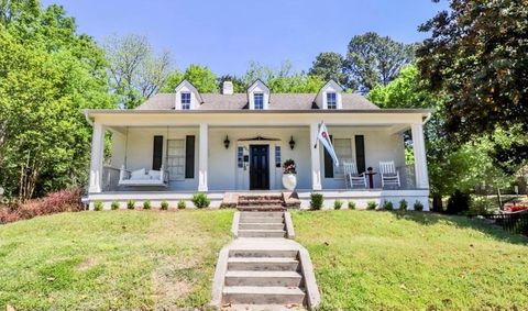 Photo of 607 South 8th St, OXFORD, MS 38655 (MLS # 166900)