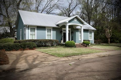 Photo of 1803 E. Jackson Ave, OXFORD, MS 38655 (MLS # 166910)