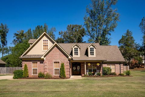 Photo of 121 Taylor Circle, TAYLOR, MS 38673 (MLS # 161876)