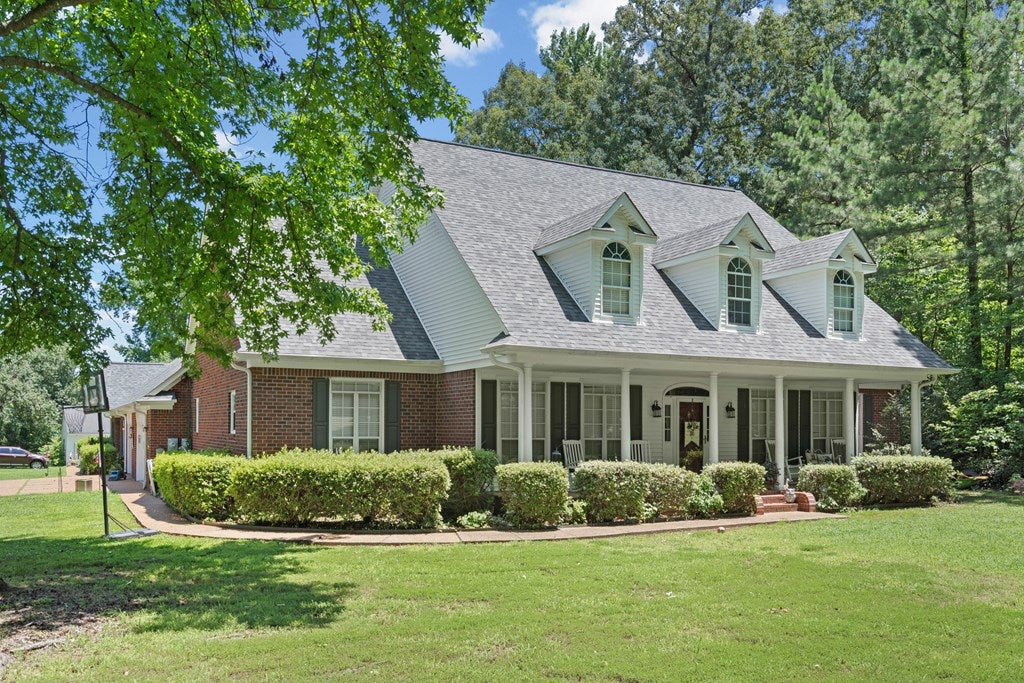Photo of 6460 Autumn Oaks Drive, OLIVE BRANCH, MS 38654 (MLS # 167873)