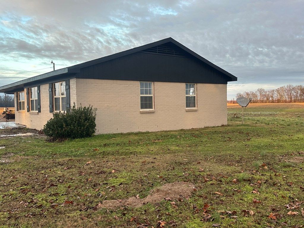 Photo of 380 Locke Station Rd, BATESVILLE, MS 38606 (MLS # 164476)