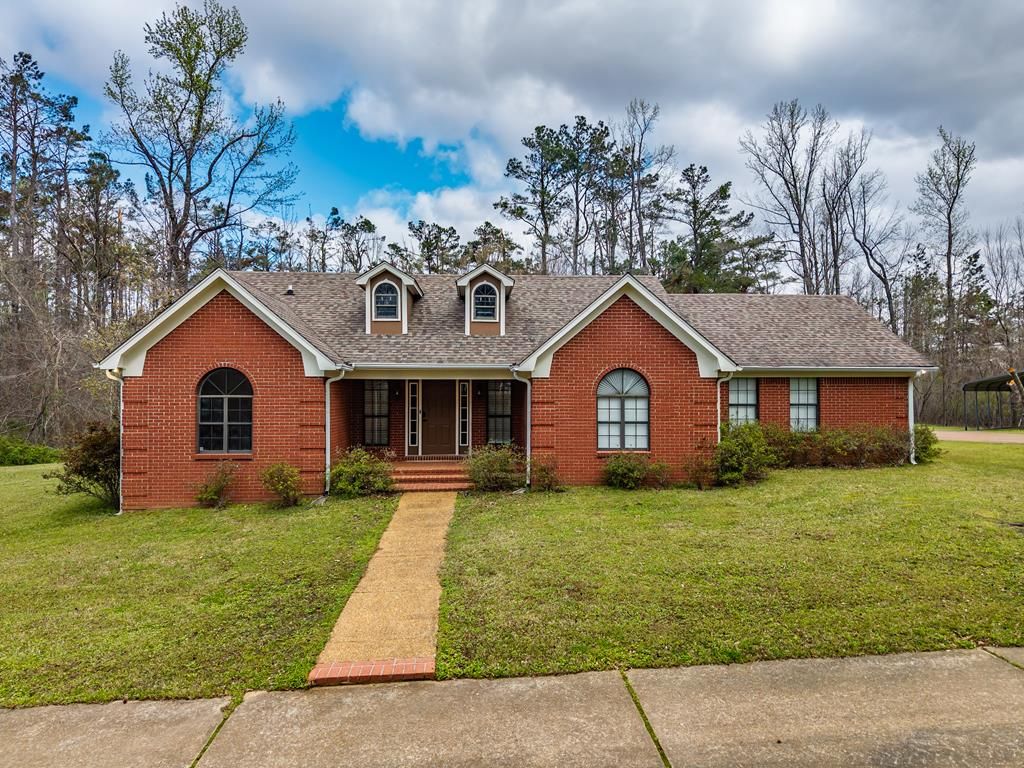 Photo of 642 Deer Run Road, BATESVILLE, MS 38606 (MLS # 166878)
