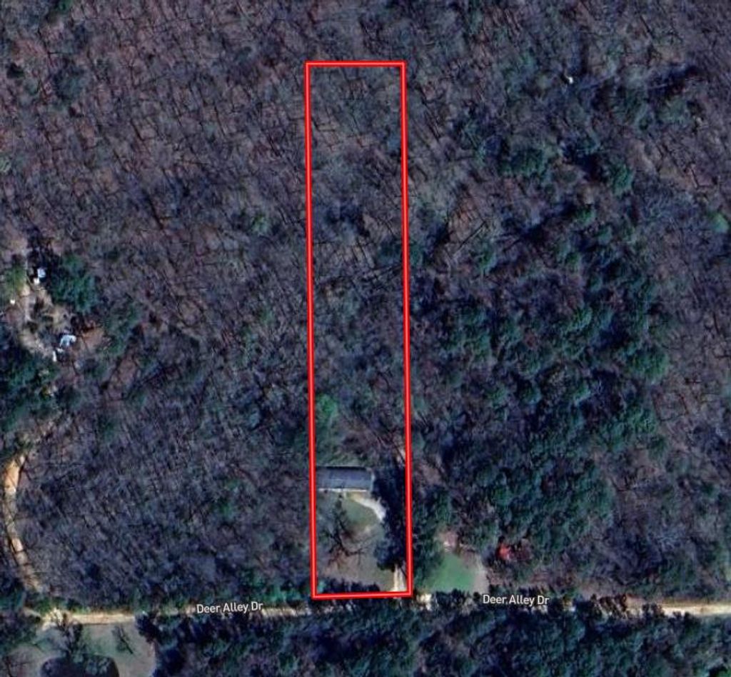 Photo of 398 Deer Alley Drive, BATESVILLE, MS 38606 (MLS # 162135)