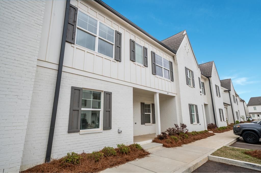 Photo of 587 Meadow Crest Circle, OXFORD, MS 38655 (MLS # 167035)