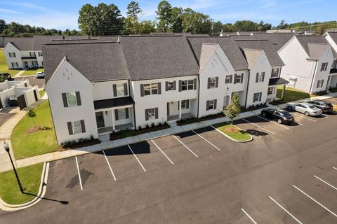 Photo of 636 Cottage Grove Circle, OXFORD, MS 38655 (MLS # 161781)
