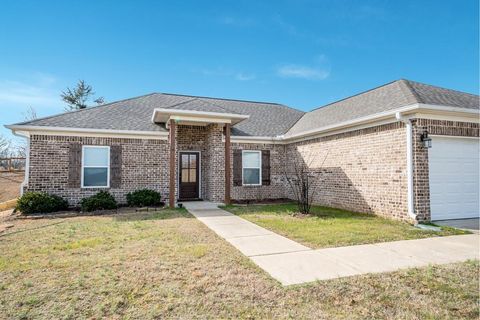 Photo of 1012 Briarwood Dr, OXFORD, MS 38655 (MLS # 164657)