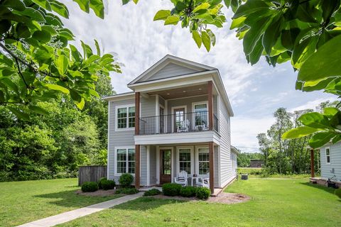 Photo of 114 Nash Circle, OXFORD, MS 38655 (MLS # 160640)
