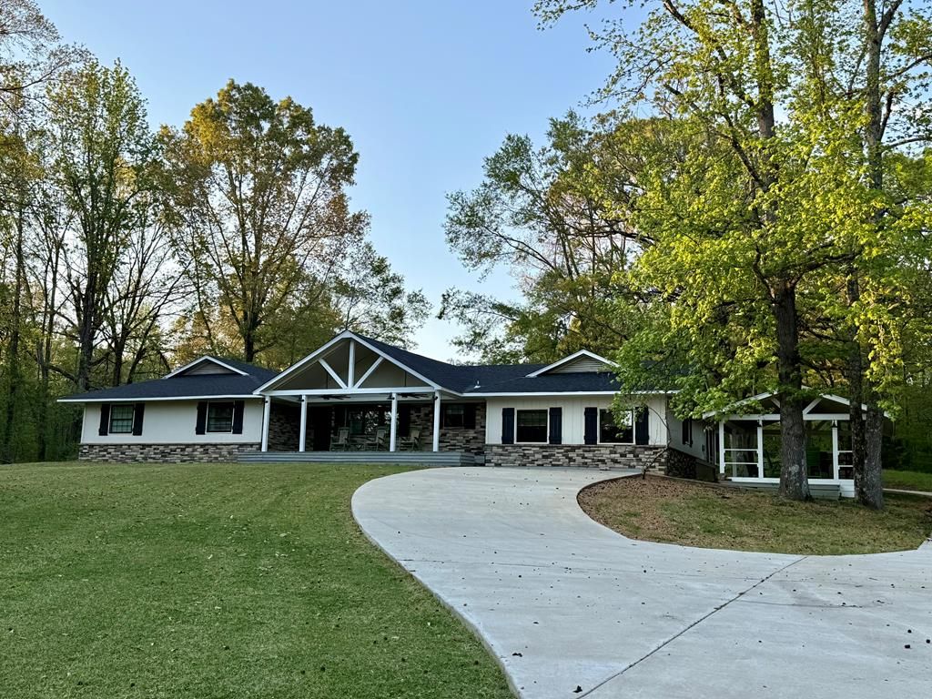 Photo of 1250 Friendship Road East, CHARLESTON, MS 38921 (MLS # 167121)