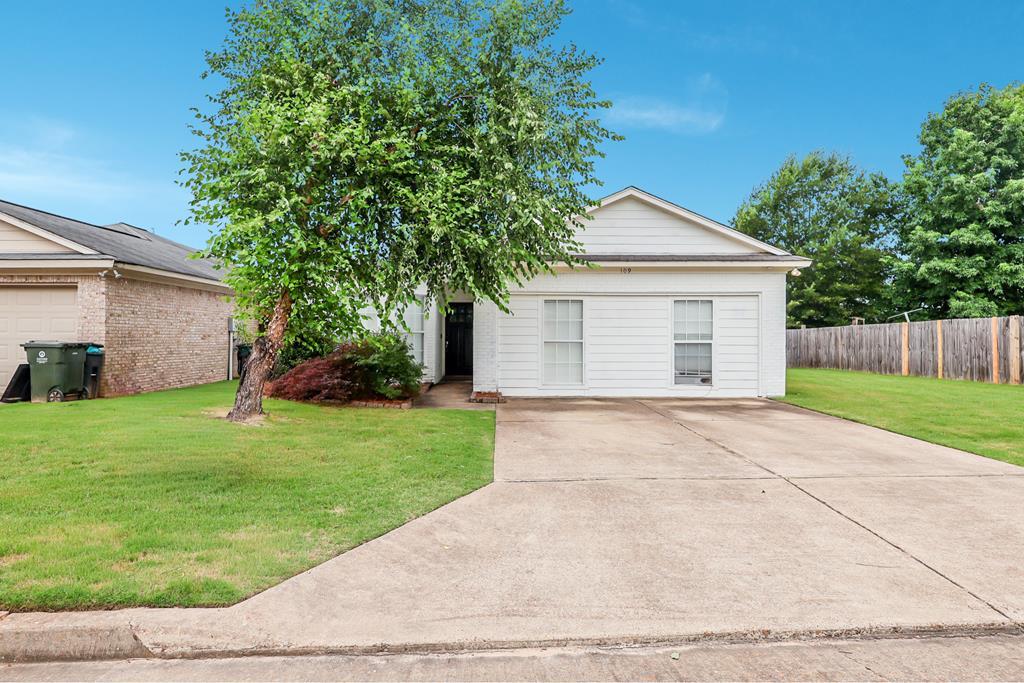 Photo of 109 Chinkapin Loop, OXFORD, MS 38655 (MLS # 167852)