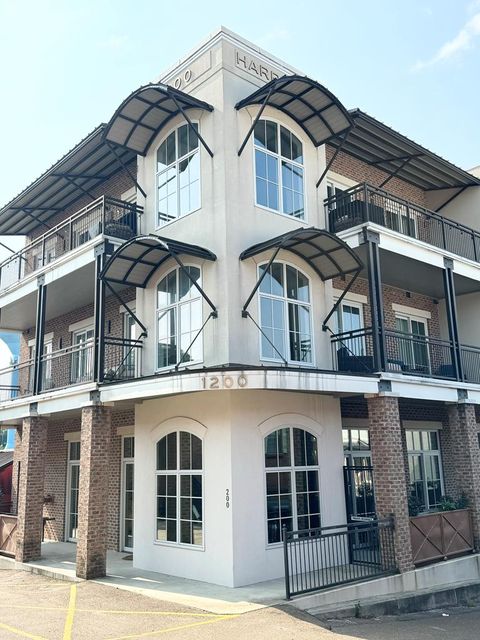 Photo of 303 1200 Harrison Ave, OXFORD, MS 38655 (MLS # 160830)