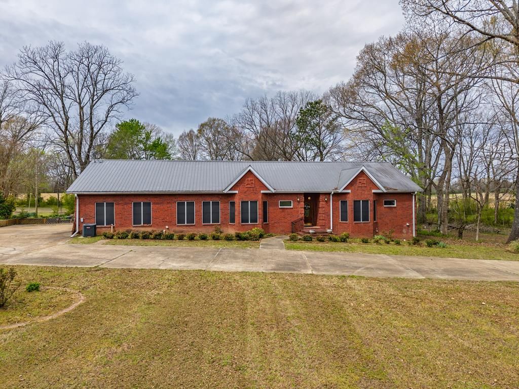 Photo of 313 N Main Street, SARDIS, MS 38666 (MLS # 166952)