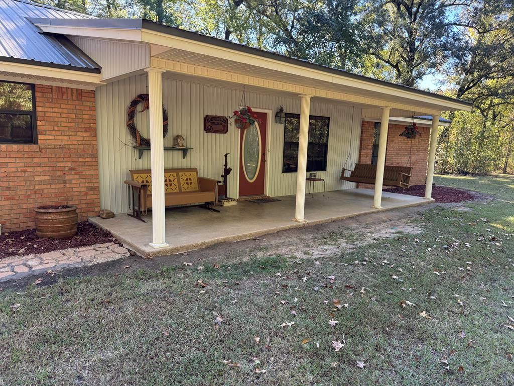 Photo of 146 Cr 121, CARROLLTON, MS 38917 (MLS # 162030)