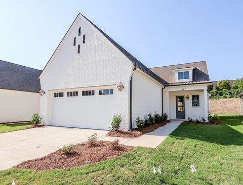 Photo of 438 South Grove Drive, OXFORD, MS 38655 (MLS # 161803)