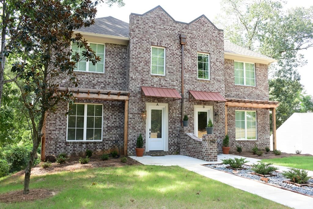 Photo of 240 Elm Street, OXFORD, MS 38655 (MLS # 167205)