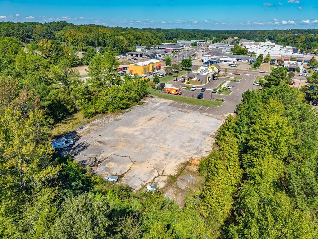 Photo of 2622 Jackson Avenue, OXFORD, MS 28644 (MLS # 161806)