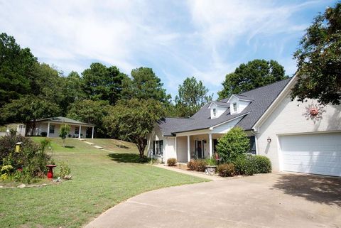 Photo of 348 Lakes Drive North, OXFORD, MS 38655 (MLS # 161644)