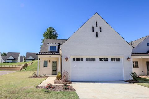 Photo of 439 South Grove Drive, OXFORD, MS 38655 (MLS # 161214)