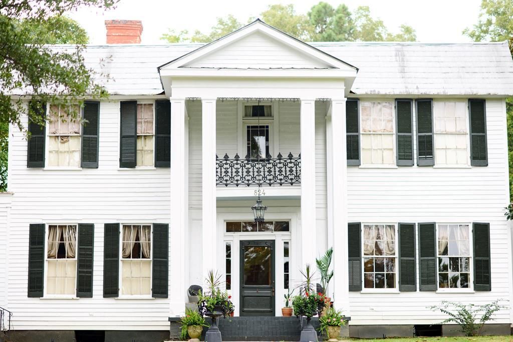 Photo of 824 University Avenue, OXFORD, MS 38655 (MLS # 161753)