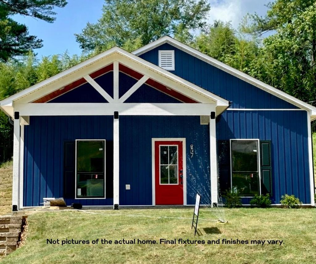 Photo of 1007 Robinson Street, WATER VALLEY, MS 38965 (MLS # 162333)