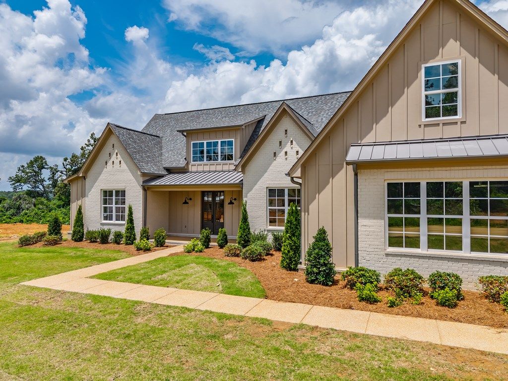Photo of 1014 Belle Terre Lane, OXFORD, MS 38655 (MLS # 167764)
