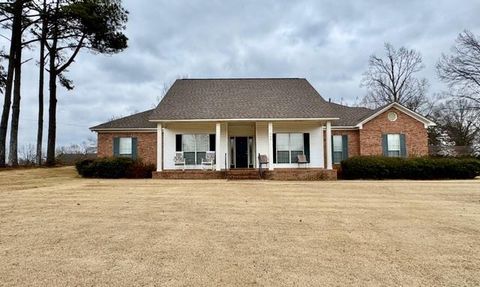 Photo of 306 Hickory Lane, BATESVILLE, MS 38606 (MLS # 164621)