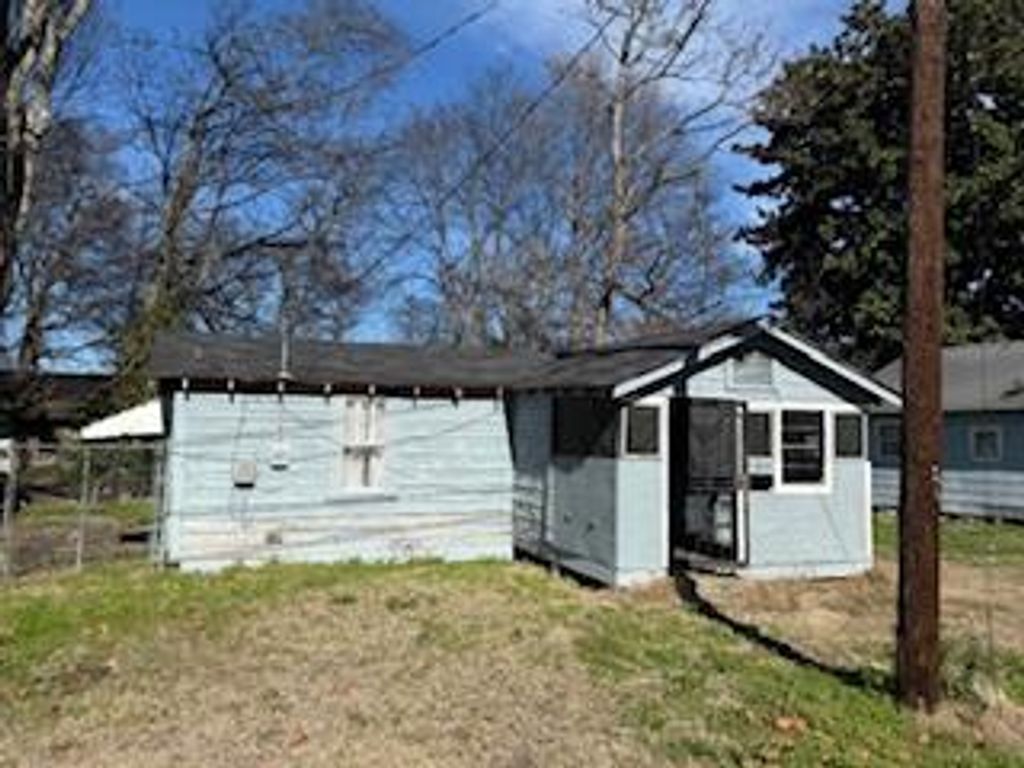 Photo of 217 Elm St, GREENWOOD, MS 38930 (MLS # 162373)