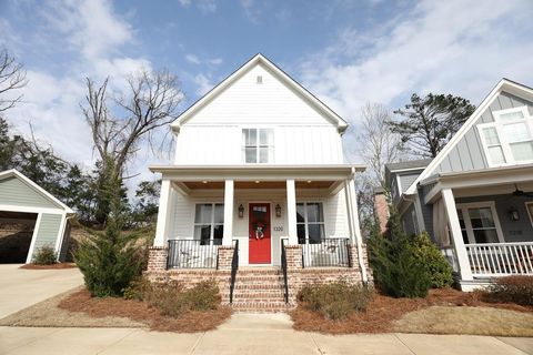 Photo of 1320 Pleasant Drive, OXFORD, MS 38655 (MLS # 164643)