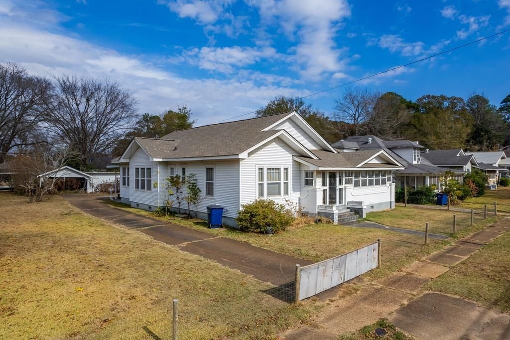 Photo of 108 Blount Street, WATER VALLEY, MS 38965 (MLS # 162221)