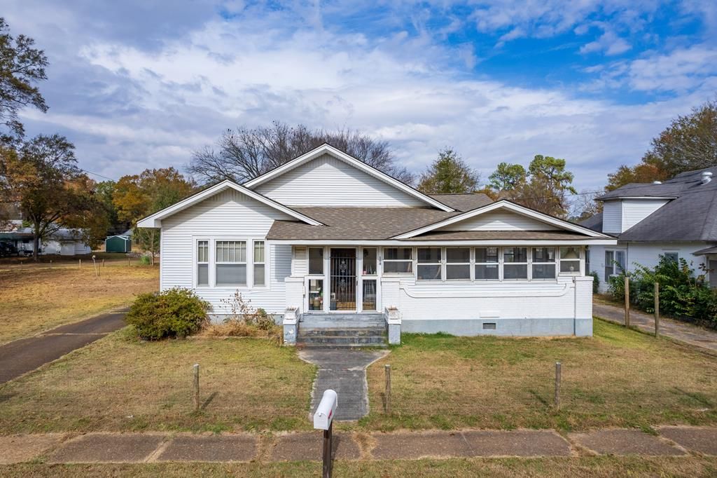 Photo of 108 Blount Street, WATER VALLEY, MS 38965 (MLS # 162221)