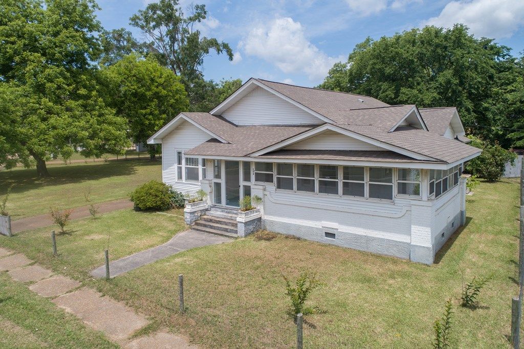 Photo of 108 Blount Street, WATER VALLEY, MS 38965 (MLS # 162221)