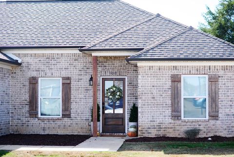 Photo of 1018 Briarwood Dr, OXFORD, MS 38655 (MLS # 162072)