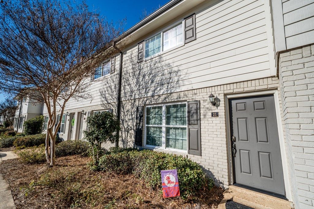 Photo of 1802 Jackson Avenue W #21 Ave, OXFORD, MS 38655 (MLS # 164402)