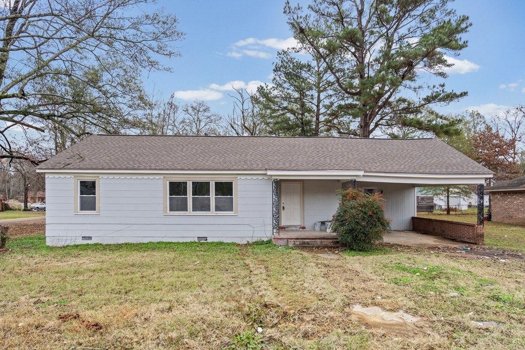 Photo of 210 West Street, BATESVILLE, MS 38606 (MLS # 164737)