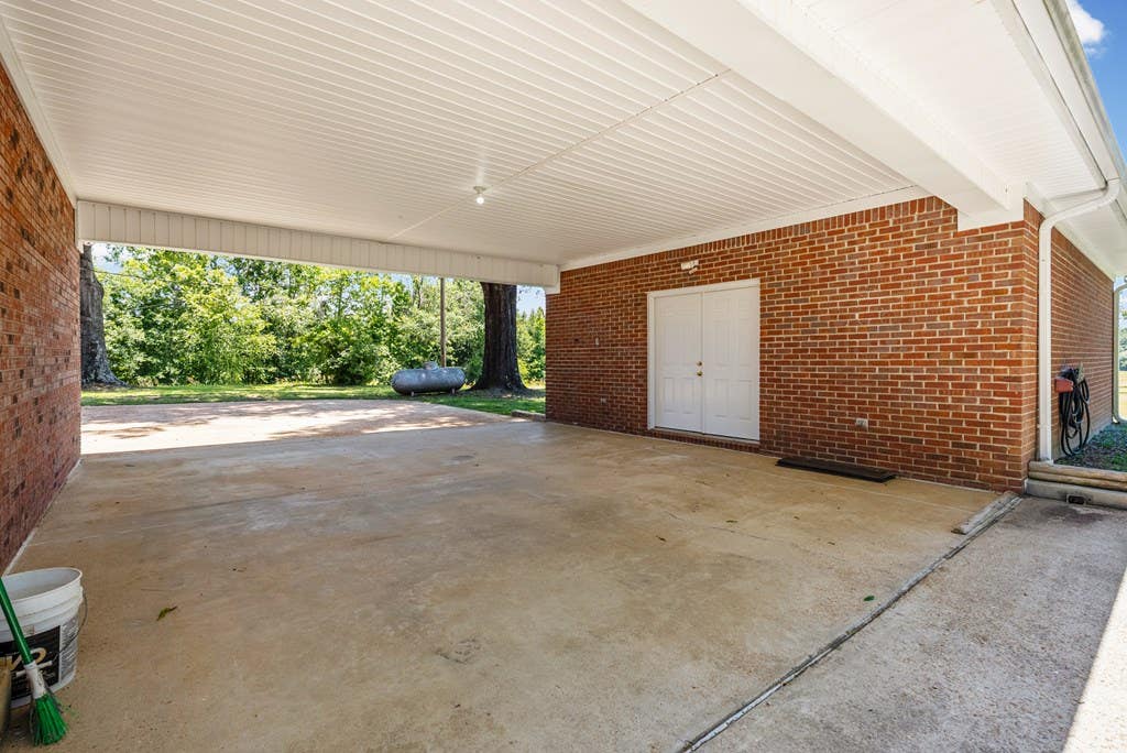 Photo of 672 Highway 6 E, OXFORD, MS 38655 (MLS # 167704)