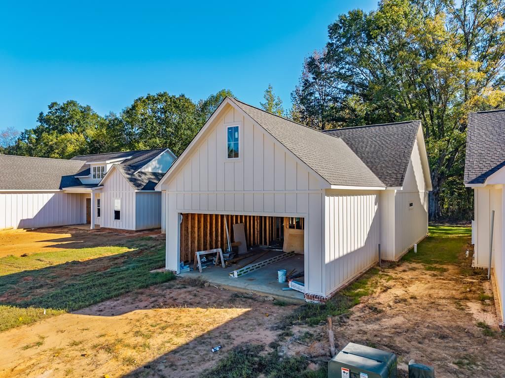 Photo of 1012 Lily Lane, OXFORD, MS 38655 (MLS # 161997)