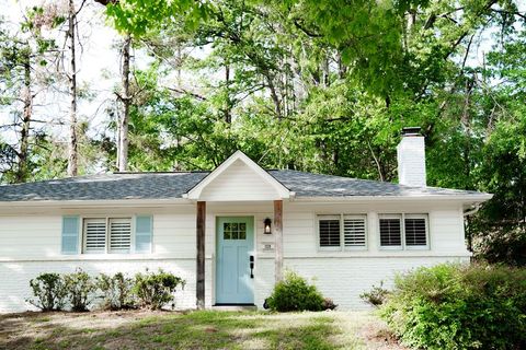 Photo of 1220 Beanland, OXFORD, MS 38655 (MLS # 167261)