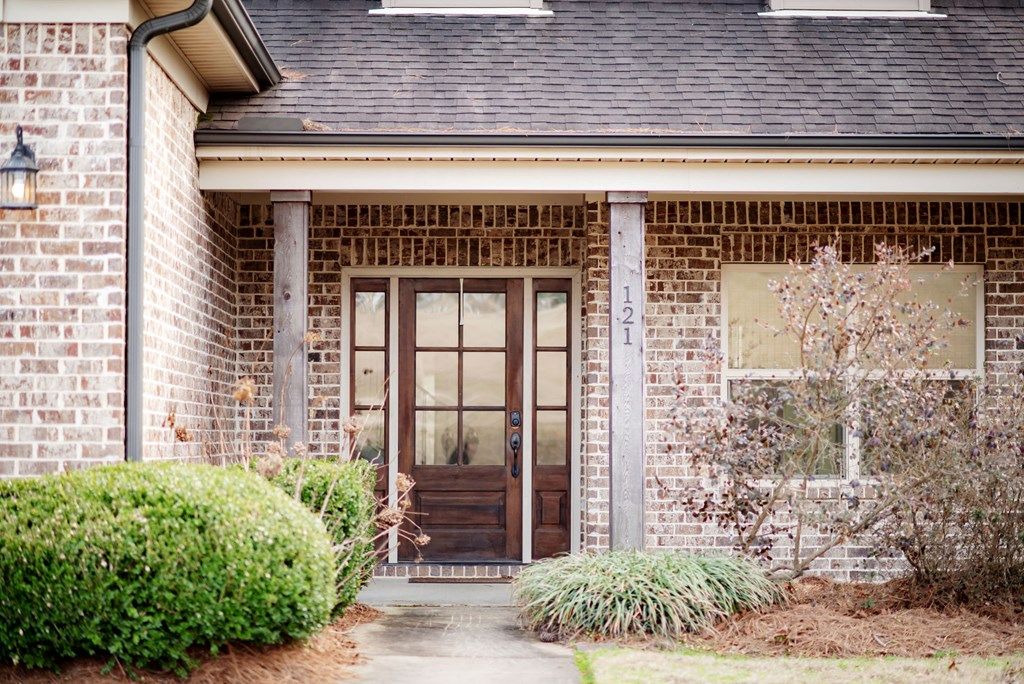 Photo of 121 Lakes Dr S Dr, OXFORD, MS 38655 (MLS # 164701)