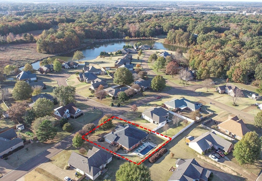 Photo of 204 Piccadilly Dr, BATESVILLE, MS 38606 (MLS # 162121)