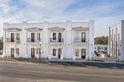 Photo of 1343 Main Street Unit 202, OXFORD, MS 38655 (MLS # 162276)