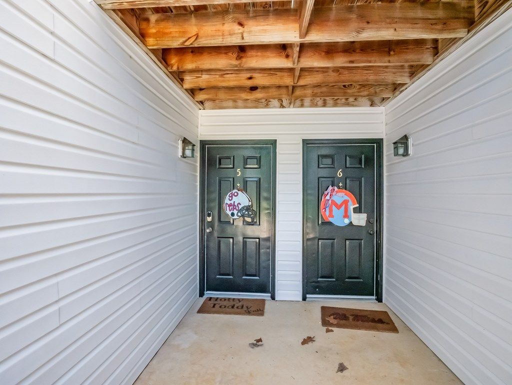Photo of 7 Pr 3057 Unit #5, OXFORD, MS 38655 (MLS # 167866)