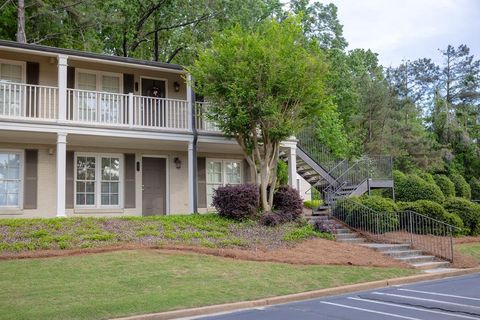 Photo of 119 Chestnut St, Apt 127 St, OXFORD, MS 38655 (MLS # 167296)