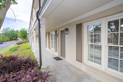 Photo of 119 Chestnut St, Apt 127 St, OXFORD, MS 38655 (MLS # 167296)