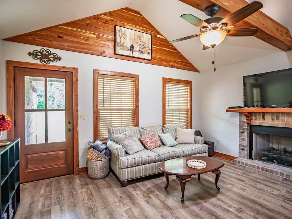 Photo of 608 County Road 428, PARIS, MS 38949 (MLS # 167486)