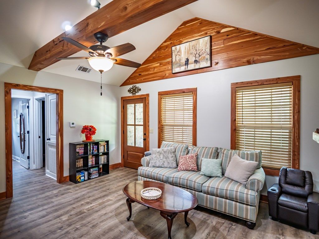 Photo of 608 County Road 428, PARIS, MS 38949 (MLS # 167486)