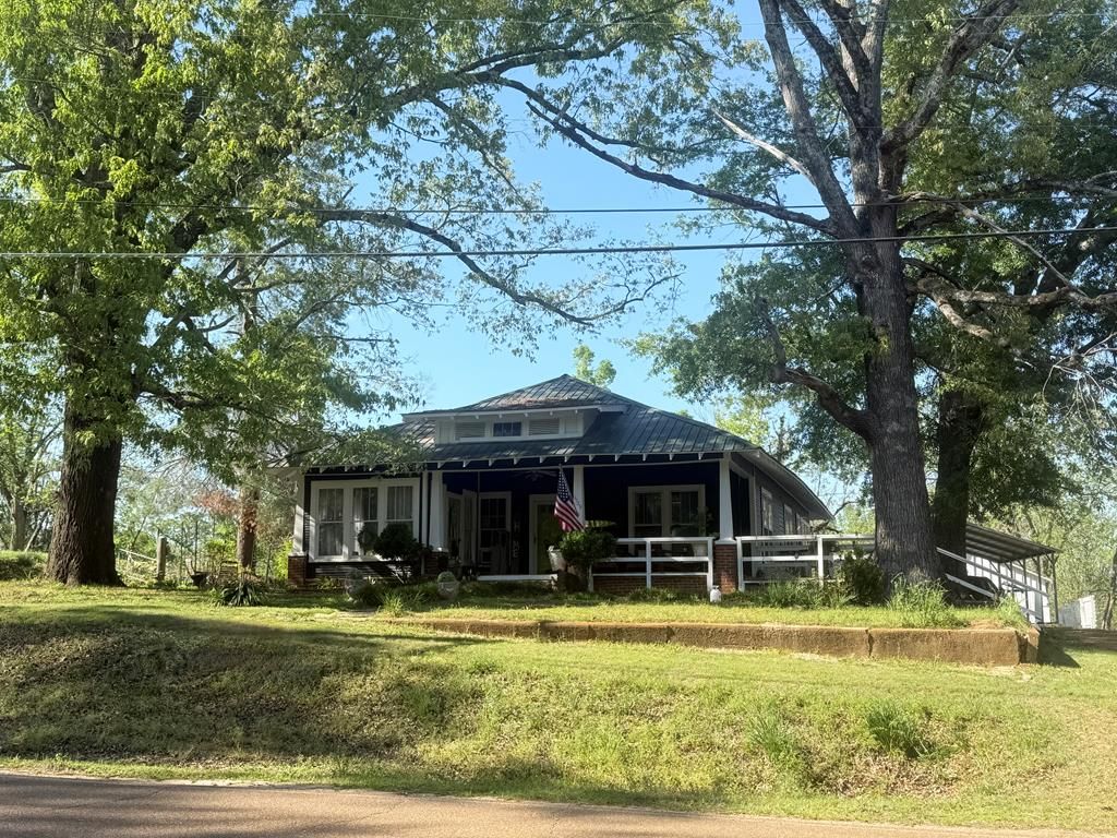 Photo of 14329 Hickory Street, OAKLAND, MS 38945 (MLS # 164453)